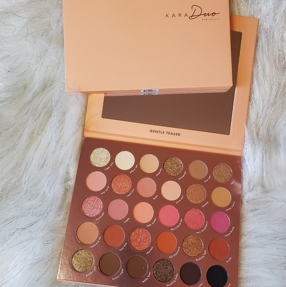 Pro11 Gentle Teaser Eyeshadow Palette from Kara Beauty - Picture 3 of 5